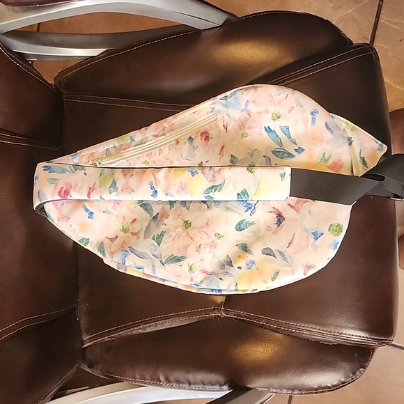 BRAND NEW SHOULDER STRAP BACKPACK - Picture 3 of 4